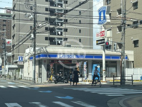 コンビニ　ローソン 江坂東店（コンビニ）まで150m