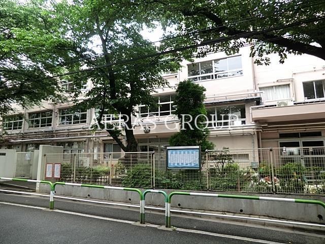 中学校　世田谷区立桜丘中学校（中学校）まで708m