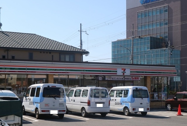 コンビニ　セブンイレブン　神戸丸塚1丁目店（コンビニ）まで244m