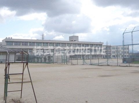 中学校　栗東市立栗東西中学校（中学校）まで1181m