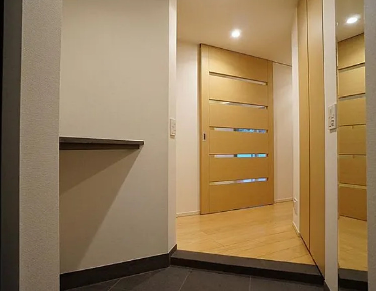 玄関　＊別部屋参考写真