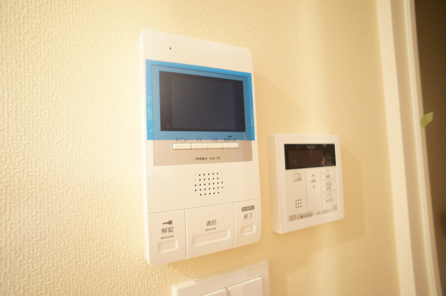 セキュリティ　ＴＶモニタ付インターホン完備で突然の来訪者が来ても安心◎