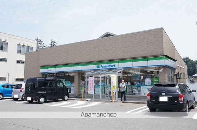 コンビニ　ファミリーマート（コンビニ）まで287m