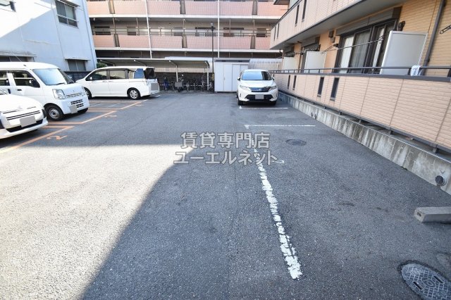 駐車場　敷地内駐車場