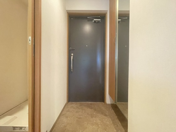 玄関　※別部屋の写真です