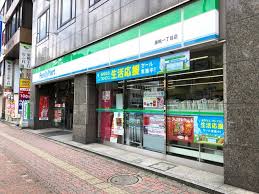 コンビニ　ファミリーマート 巣鴨一丁目店（コンビニ）まで151m