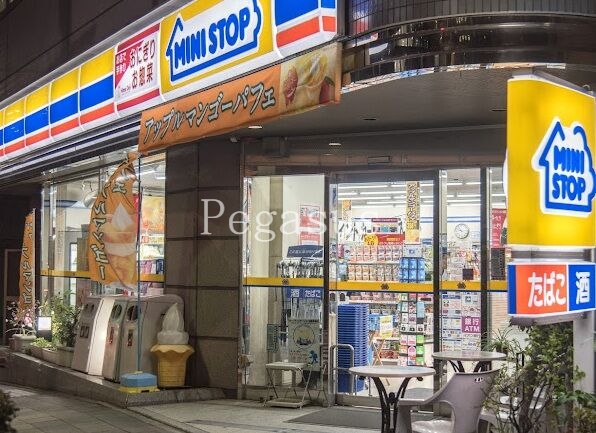 コンビニ　ミニストップ新川1丁目店（コンビニ）まで135m