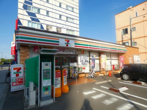 コンビニ　セブンイレブン（コンビニ）まで307m