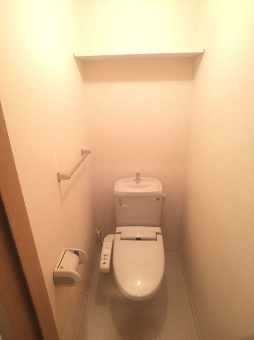 トイレ　温水洗浄便座のトイレです。