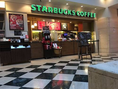 飲食店　スターバックスコーヒー聖路加国際病院店（飲食店）まで105m
