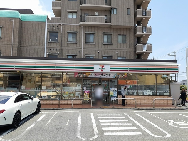 その他　セブンイレブン様まで182m