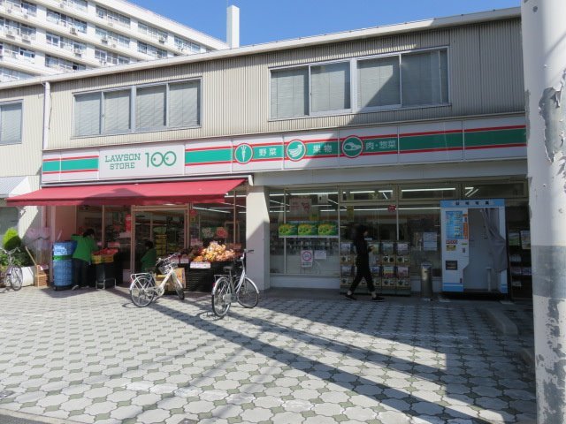コンビニ　ローソンストア100関目高殿駅前店（コンビニ）まで672m