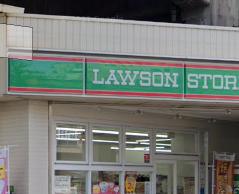 コンビニ　ローソンストア100 LS杭瀬駅前店（コンビニ）まで670m
