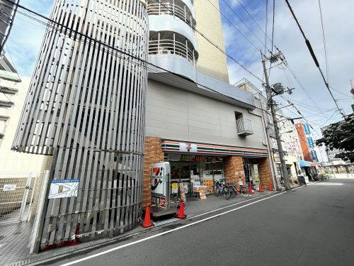 コンビニ　セブンイレブン JR東淀川駅西口店（コンビニ）まで407m