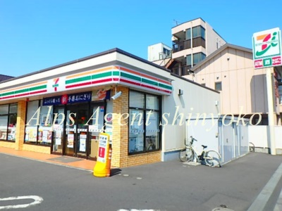 コンビニ　セブン-イレブン 横浜長津田（コンビニ）まで818m