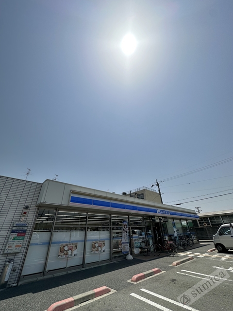 コンビニ　ローソン長吉六反二丁目店、街のホットステーション（コンビニ）まで411m