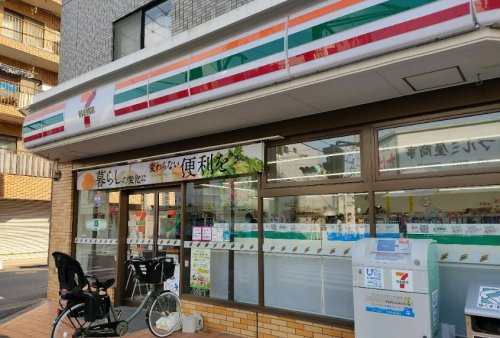 コンビニ　セブンイレブン 横浜鶴見仲通店（コンビニ）まで277m