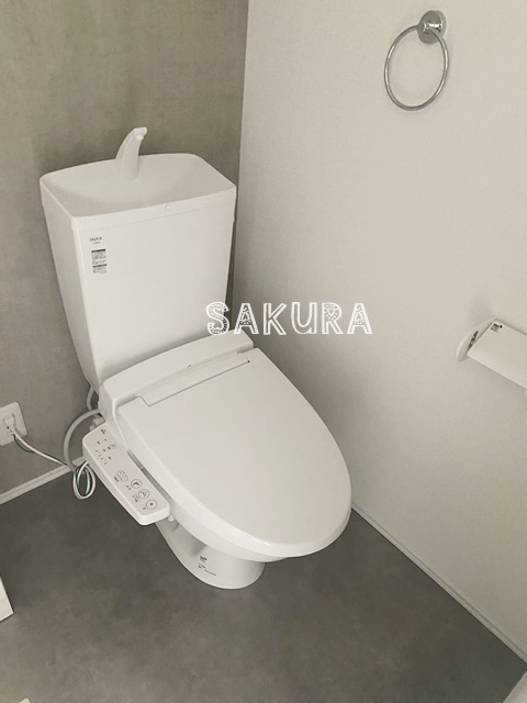 トイレ　嬉しい温水洗浄便座♪