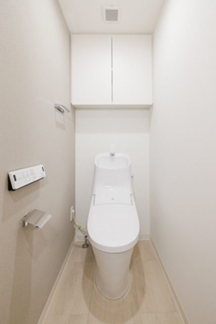 トイレ　※写真は同タイプ住戸です。