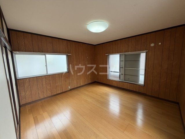 北総線 松飛台駅 徒歩15分 2階建 築53年の内装写真