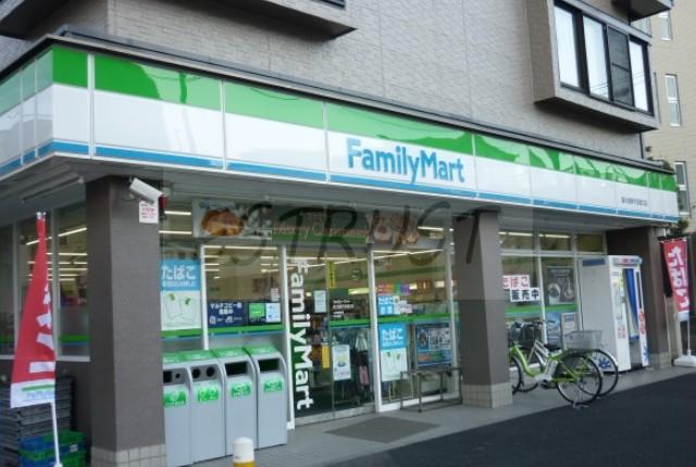 コンビニ　ファミリーマート 横浜山王町店（コンビニ）まで60m