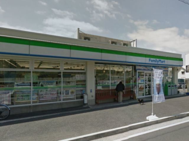 コンビニ　ファミリーマート江ヶ崎町店（コンビニ）まで375m