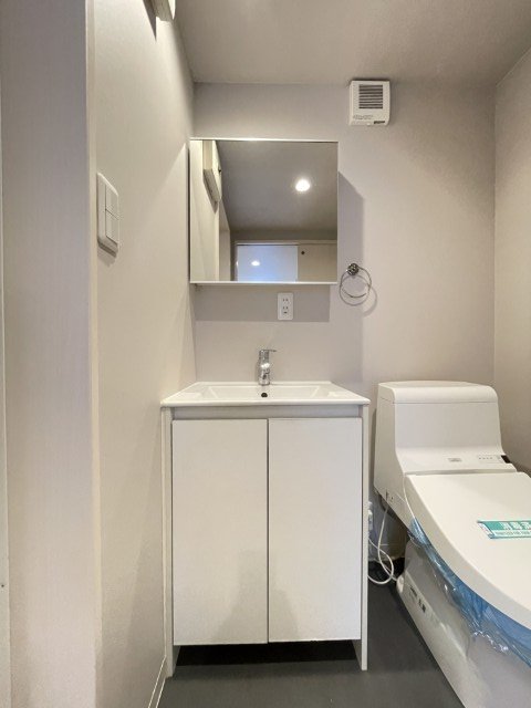 洗面設備　※写真は別号室のものですので現状優先とさせていただきます