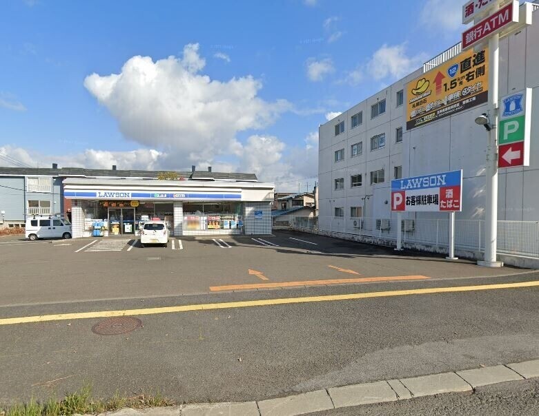 コンビニ　ローソン札幌白石中央店（コンビニ）まで261m