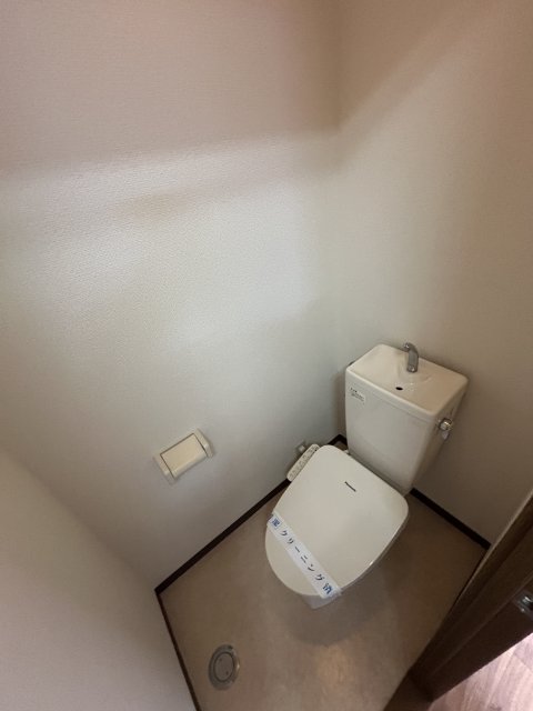 トイレ　※写真は１０５号室です