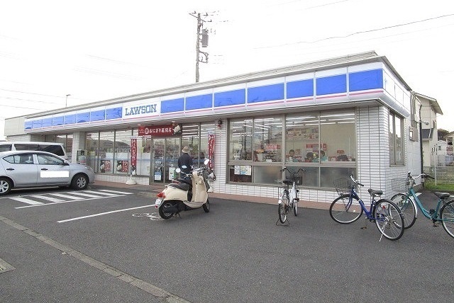 コンビニ　ローソン（コンビニ）まで700m