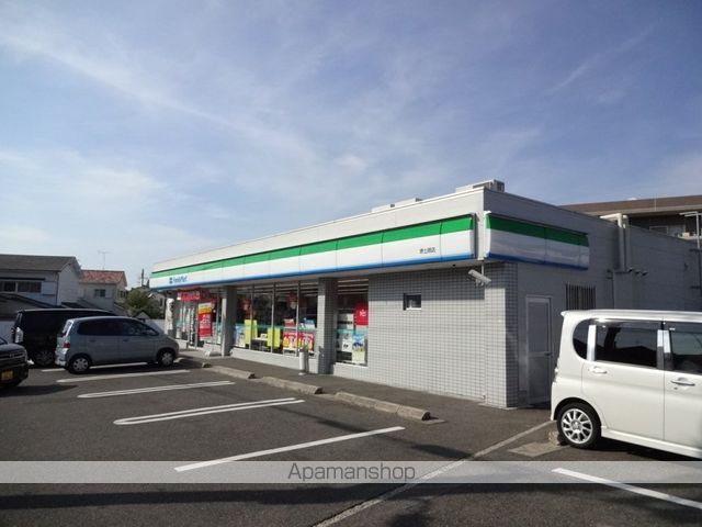 コンビニ　ファミリーマート（コンビニ）まで2446m