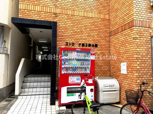 エントランス　ストロング第3新大阪