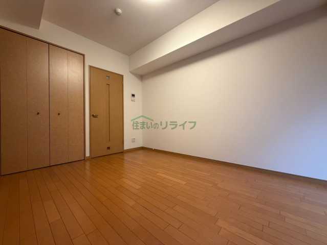 ザ・レジデンス行徳IIIの居間写真