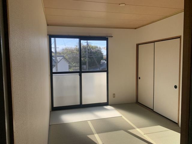 居室・リビング　※補修前の参考画像の為、設備等は現況優先。