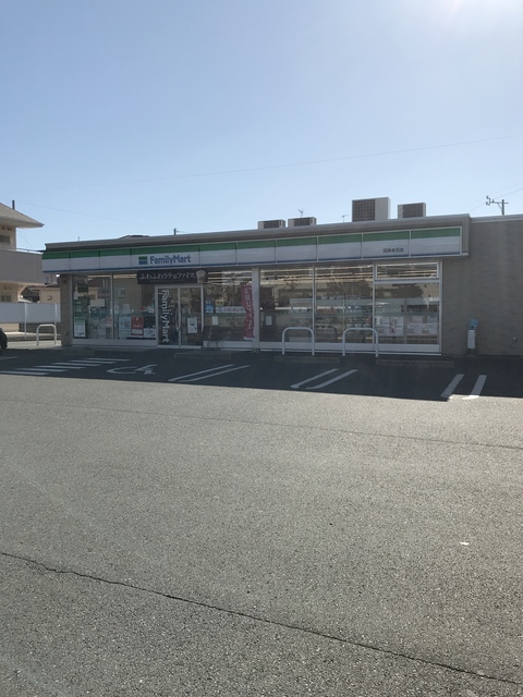 コンビニ　ファミリーマート田原新清谷店（コンビニ）まで884m