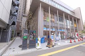 コンビニ　ローソン茗荷谷駅前店（コンビニ）まで242m