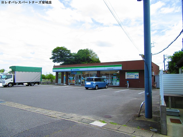 コンビニ　ファミリーマート刈谷総合運動公園前店（コンビニ）まで766m