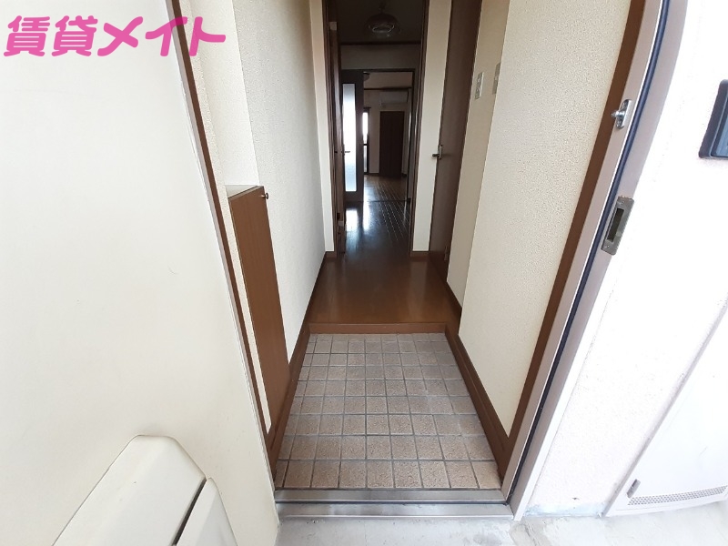 玄関　同物件別室写真