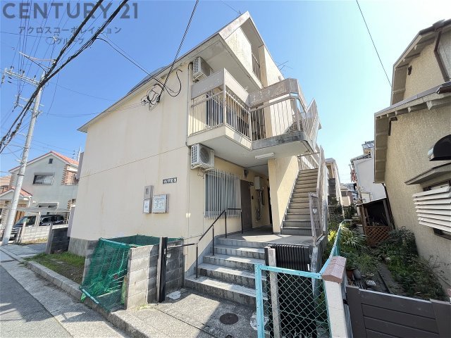 建物外観　敷地内に駐車場があります！