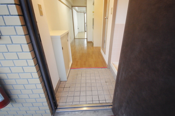 玄関　※別部屋の写真です