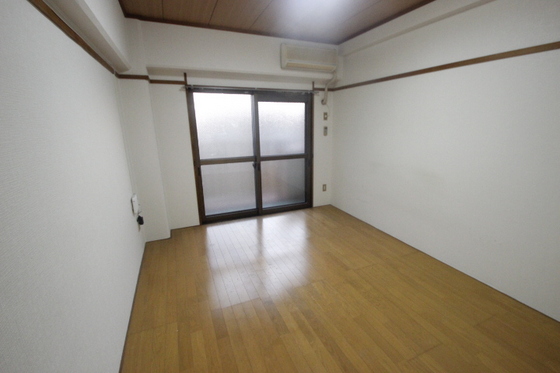 居室・リビング　※別部屋の写真です