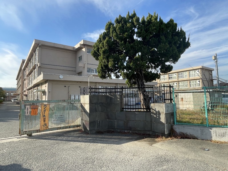 小学校　加古川市立尾上小学校（小学校）まで748m