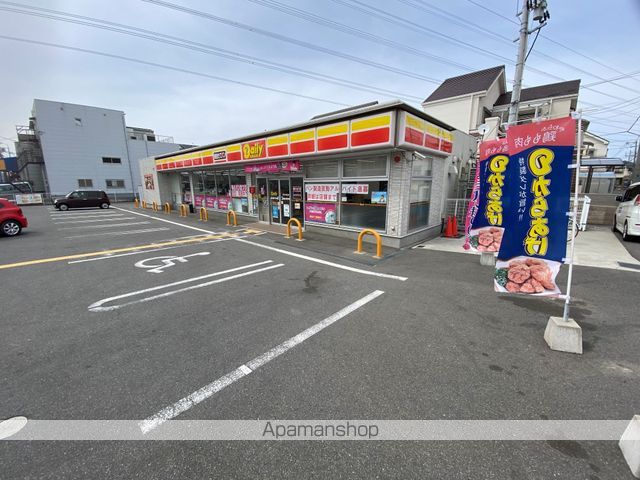 コンビニ　デイリーヤマザキ（コンビニ）まで2765m
