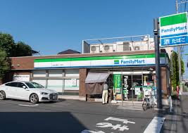 コンビニ　ファミリーマート世田谷奥沢一丁目店（コンビニ）まで279m