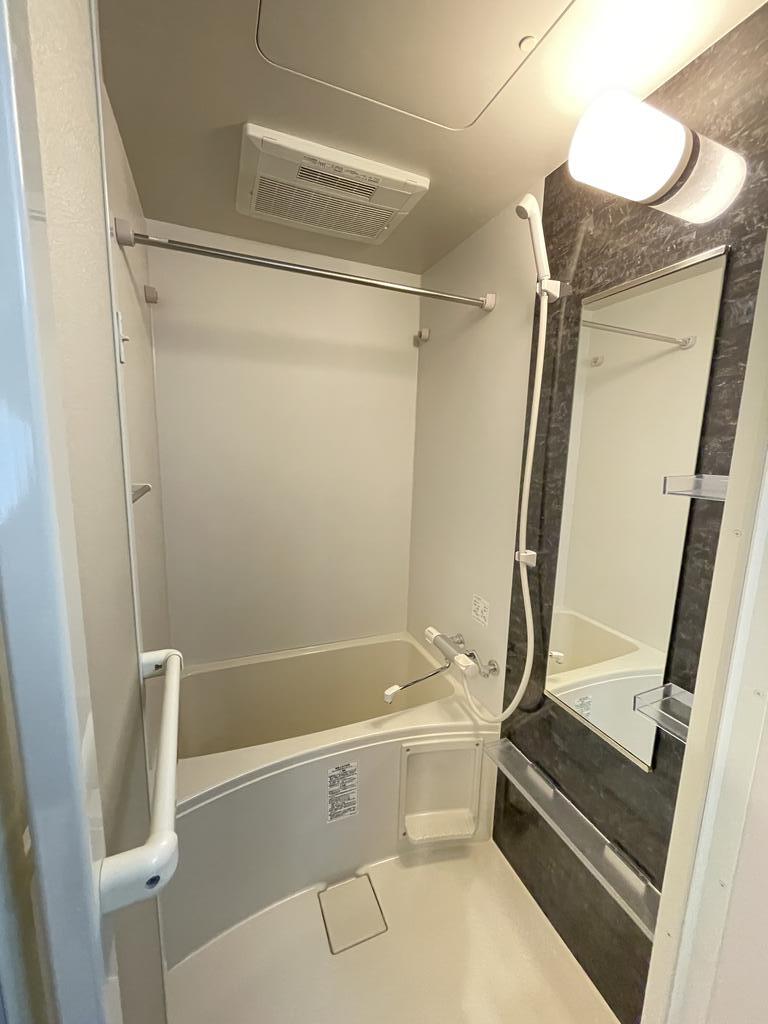 バス・シャワールーム　※別部屋写真です