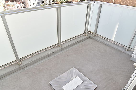 バルコニー　写真は同タイプ住居です。