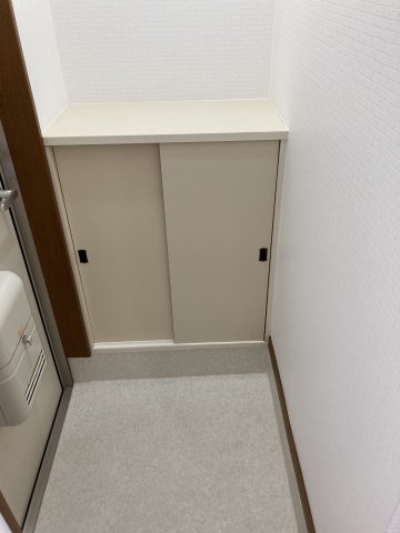 玄関　同等タイプのお部屋です
