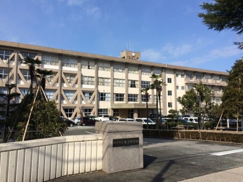 中学校　魚津市立東部中学校（中学校）まで1318m