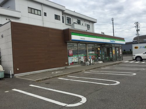コンビニ　ファミリーマート 魚津北鬼江西店（コンビニ）まで1714m
