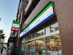 コンビニ　ファミリーマート深川門前仲町店（コンビニ）まで97m